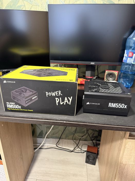 Sursa CORSAIR RM550x 80+ Gold full modulara, ca nou