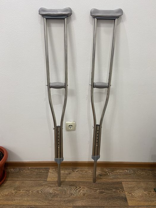 Костыли подмышечные практический новые