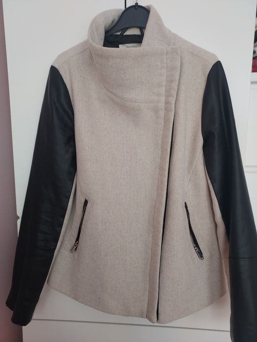 Geaca Bershka, marimea M