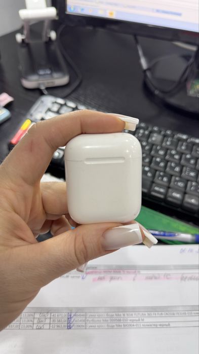 AirPods наушники