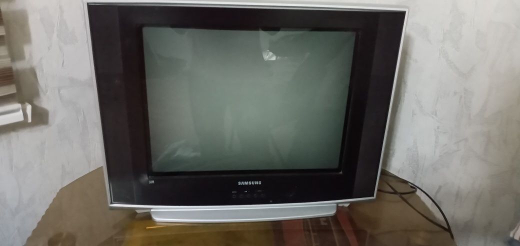 Телевизор продам