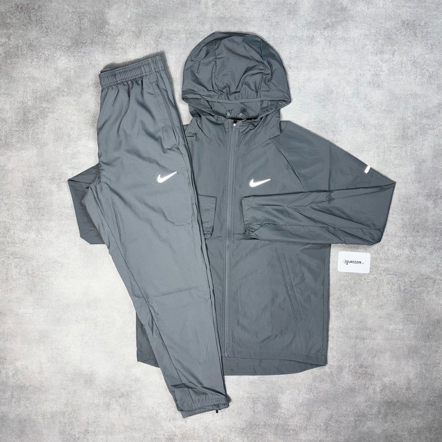 Nike Miller Екип