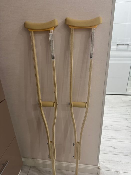 Продаю новый Костыль 1 раз только пользовались