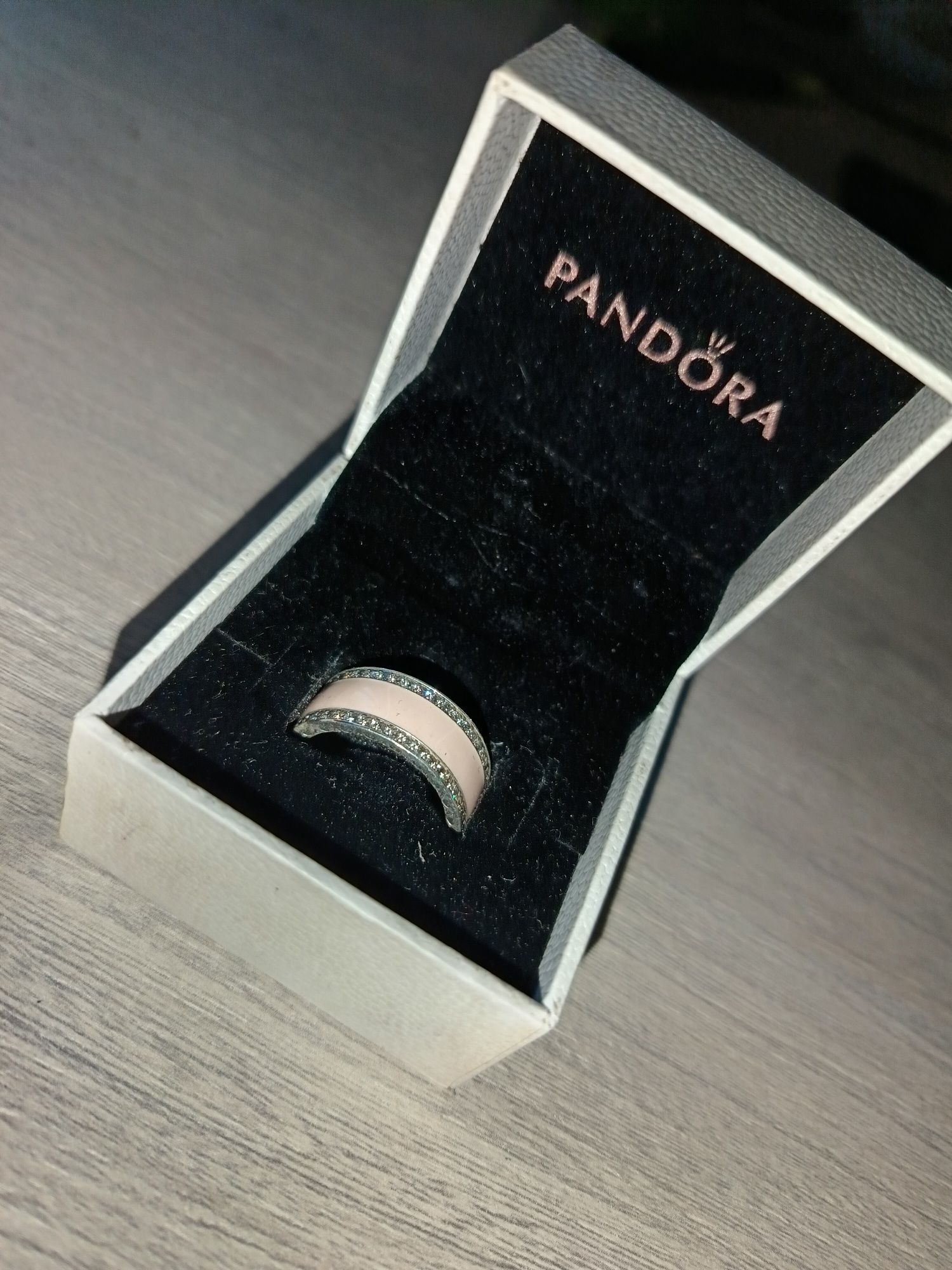 Inel de la Pandora