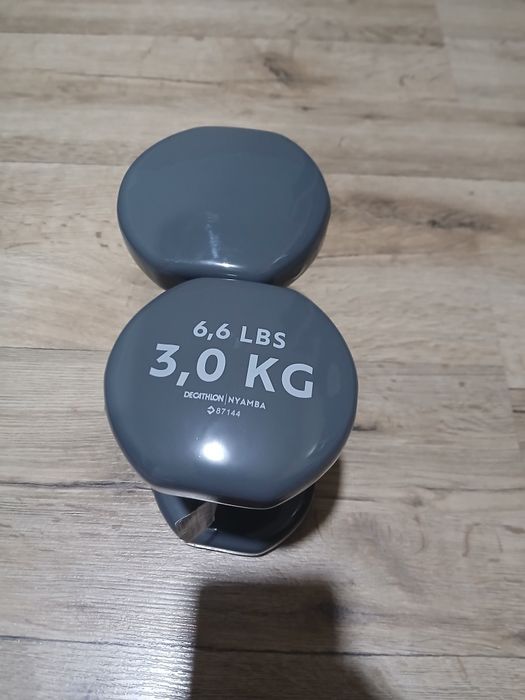 Продавам чисто нови гирички 3 кг.