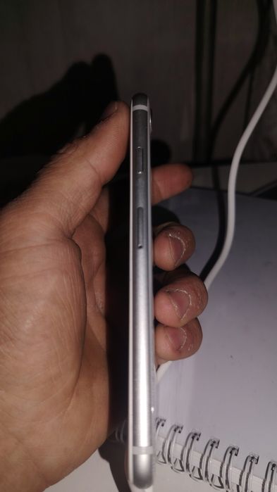 Айфон 8 64/75 радной йомкост