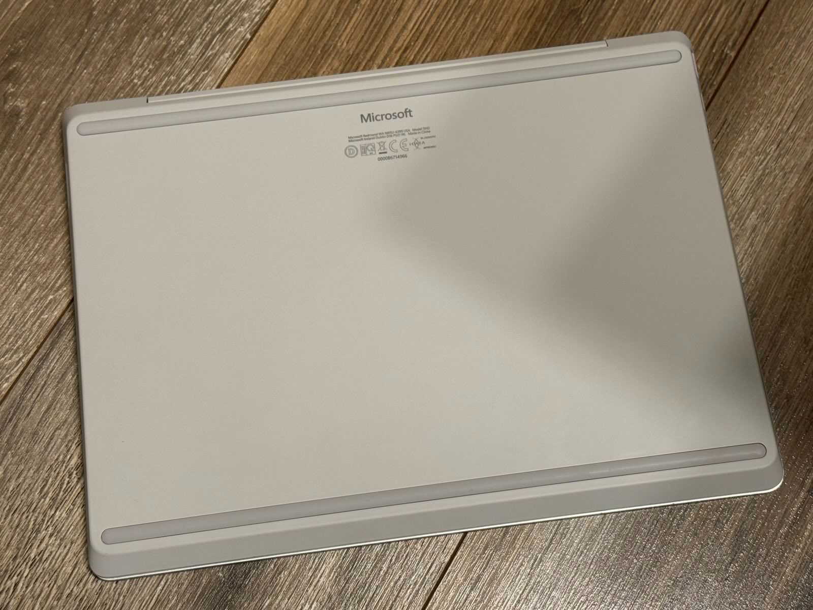 Microsoft Surface Laptop Go i5 10gen/8RAM/256SSD