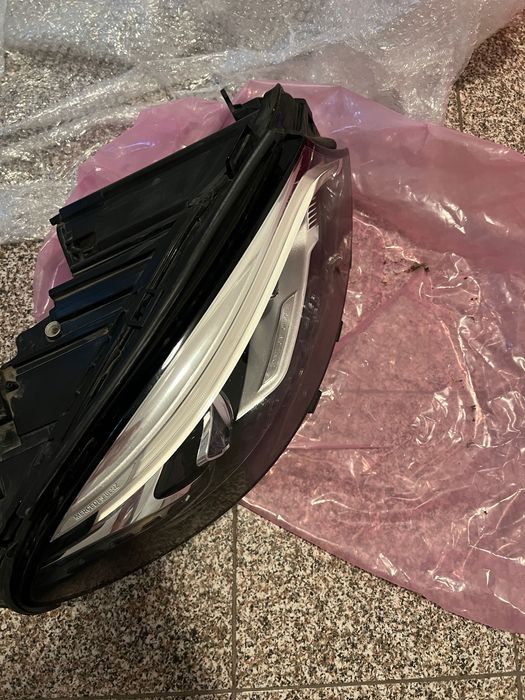 Vând far stanga  Mercedes gle