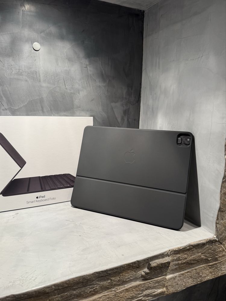КАТО ЧИСТО НОВА Smart Keyboard Folio за Ipad Pro 12.9" (3 and 4 gen)