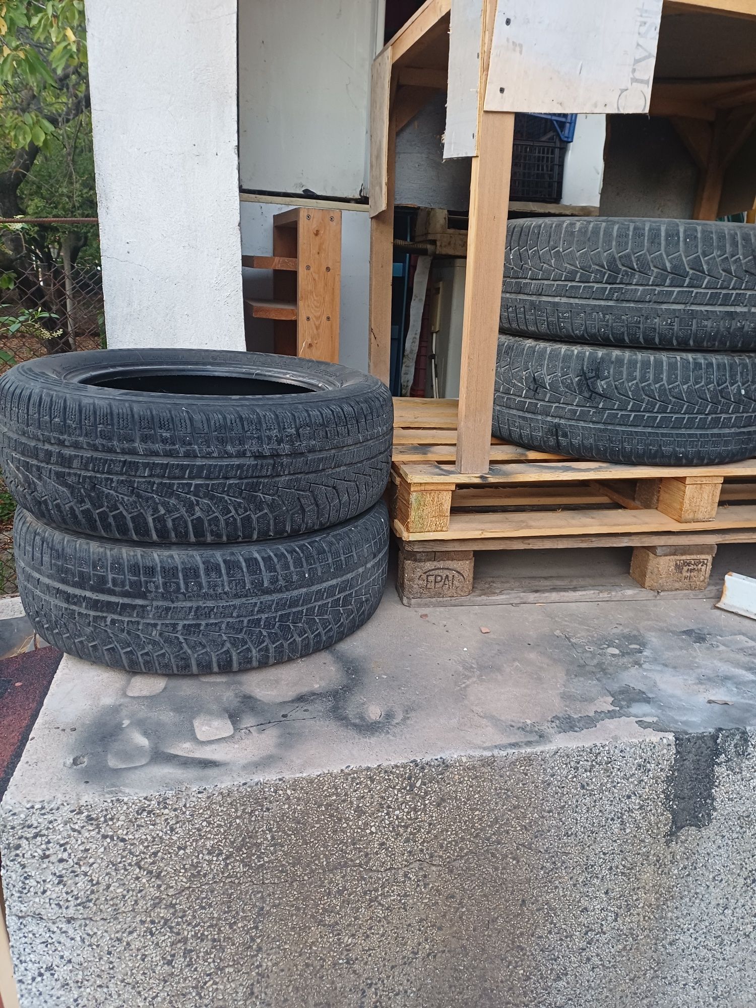 Подарявам автомобилни гуми 225 60 17 4 бр 175 65 15 4 бр