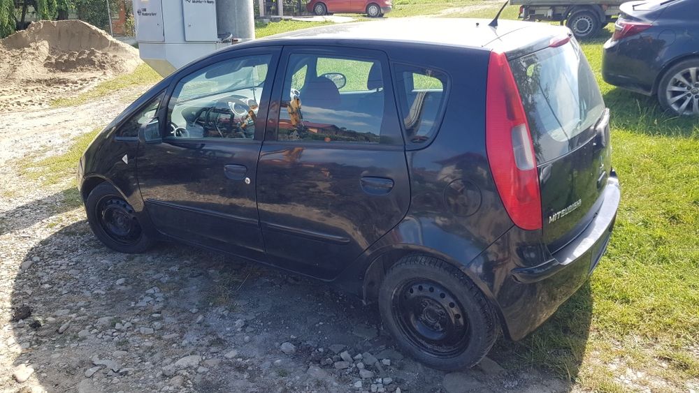 Dezmembrez Mitsubishi Colt 2005 1.5 diesel