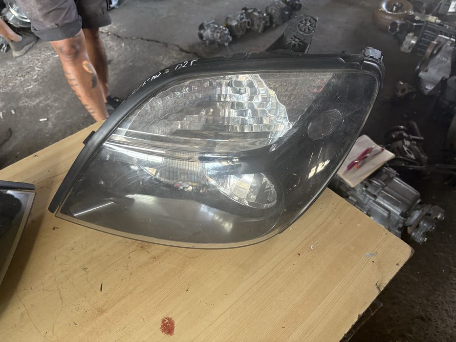 Renault Scenic rx4 2002 година  Фарове