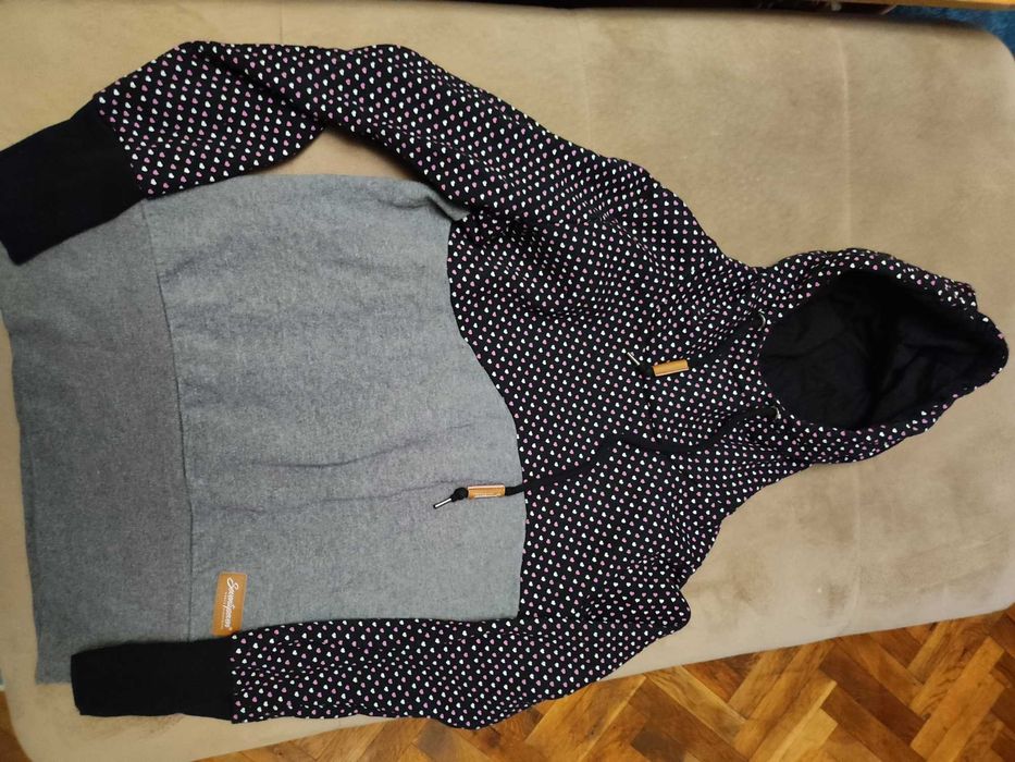 Дамски суичър ,размер S.