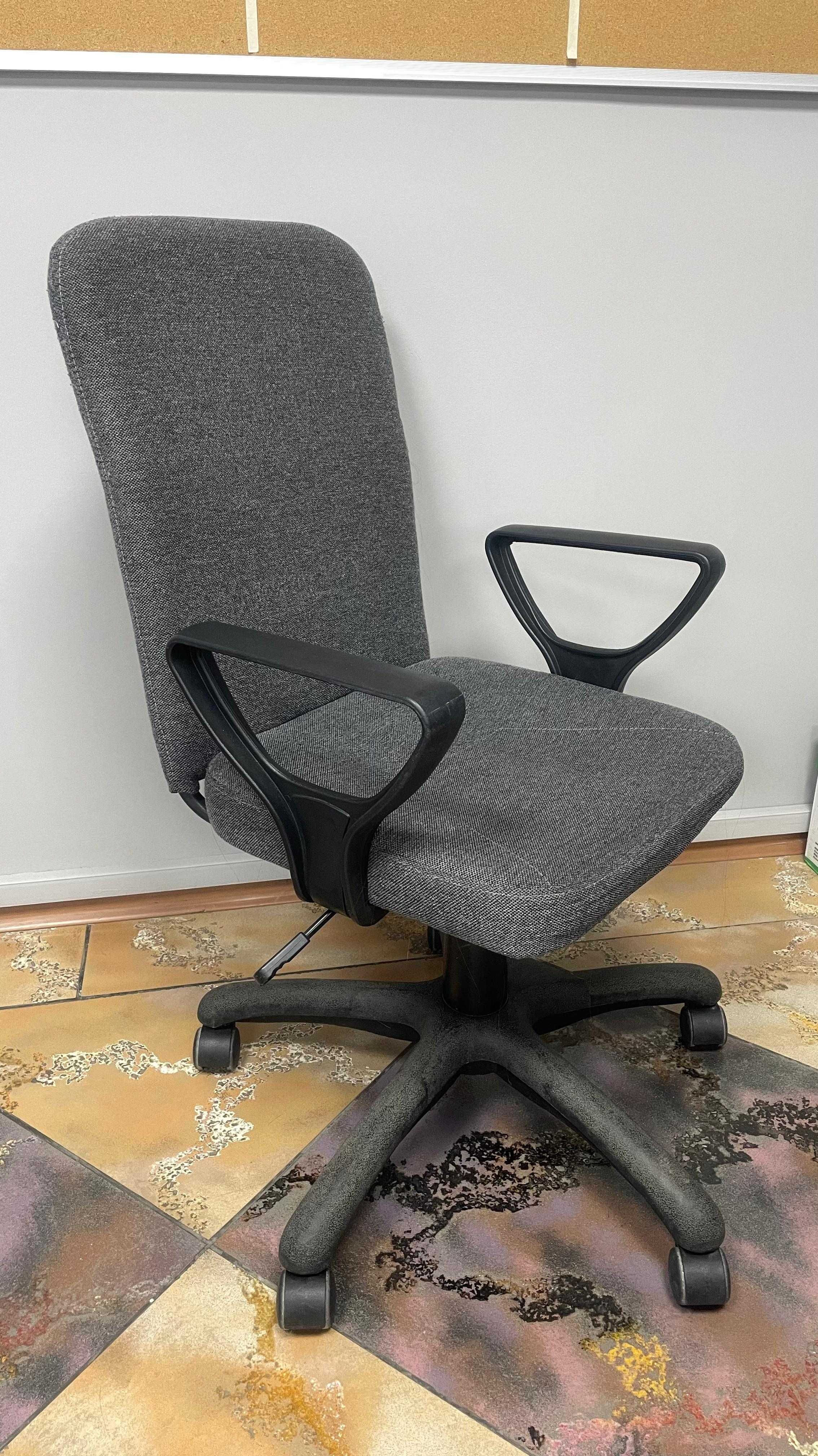 Офисное кресло для работы