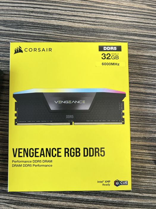 32 GB (2x16) DDR5 corsair vengeance RGB 6000 Mhz