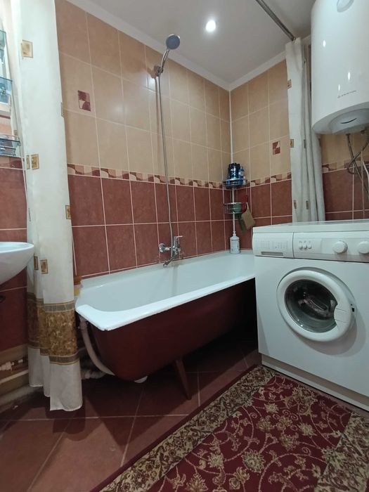 $ продам презентабельную 3-х комнатную квартиру в Сортировке