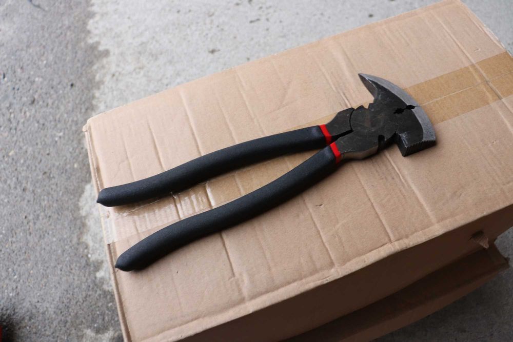 Cleste ciocan pentru gard electric