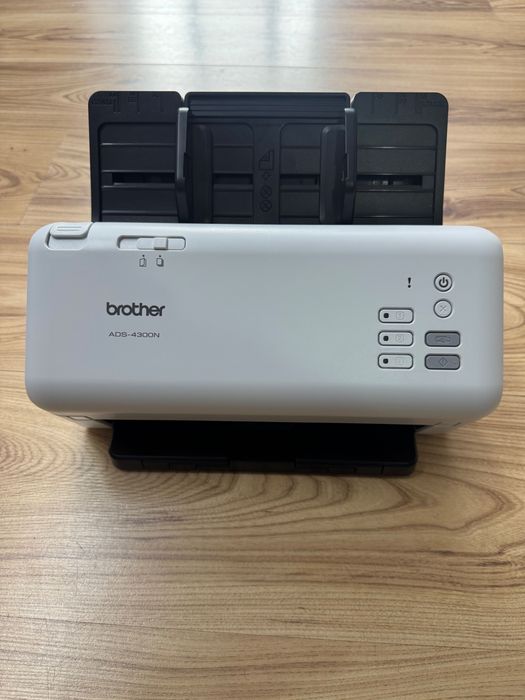 Скенер Brother ADS 4300 N с гаранция до Август 2027