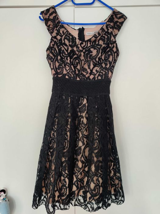 Rochie neagră scurtă