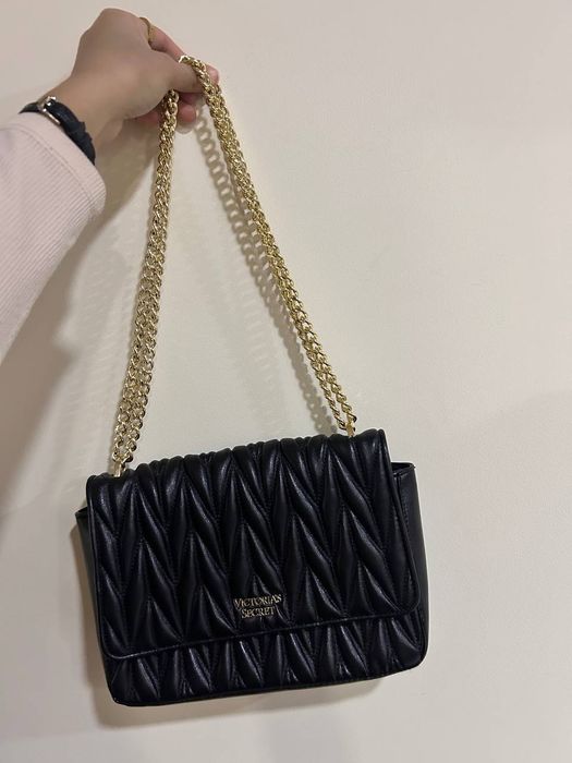 Девочки новые сумки продаются. Американские. В хорошем качестве .