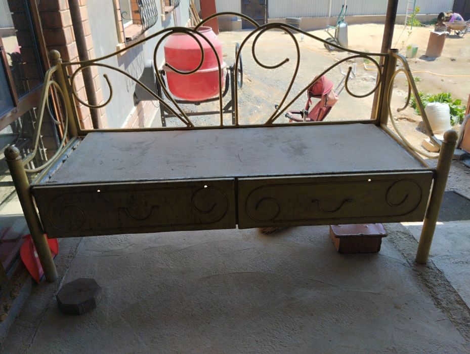 Кровать металлическая ручная сборка