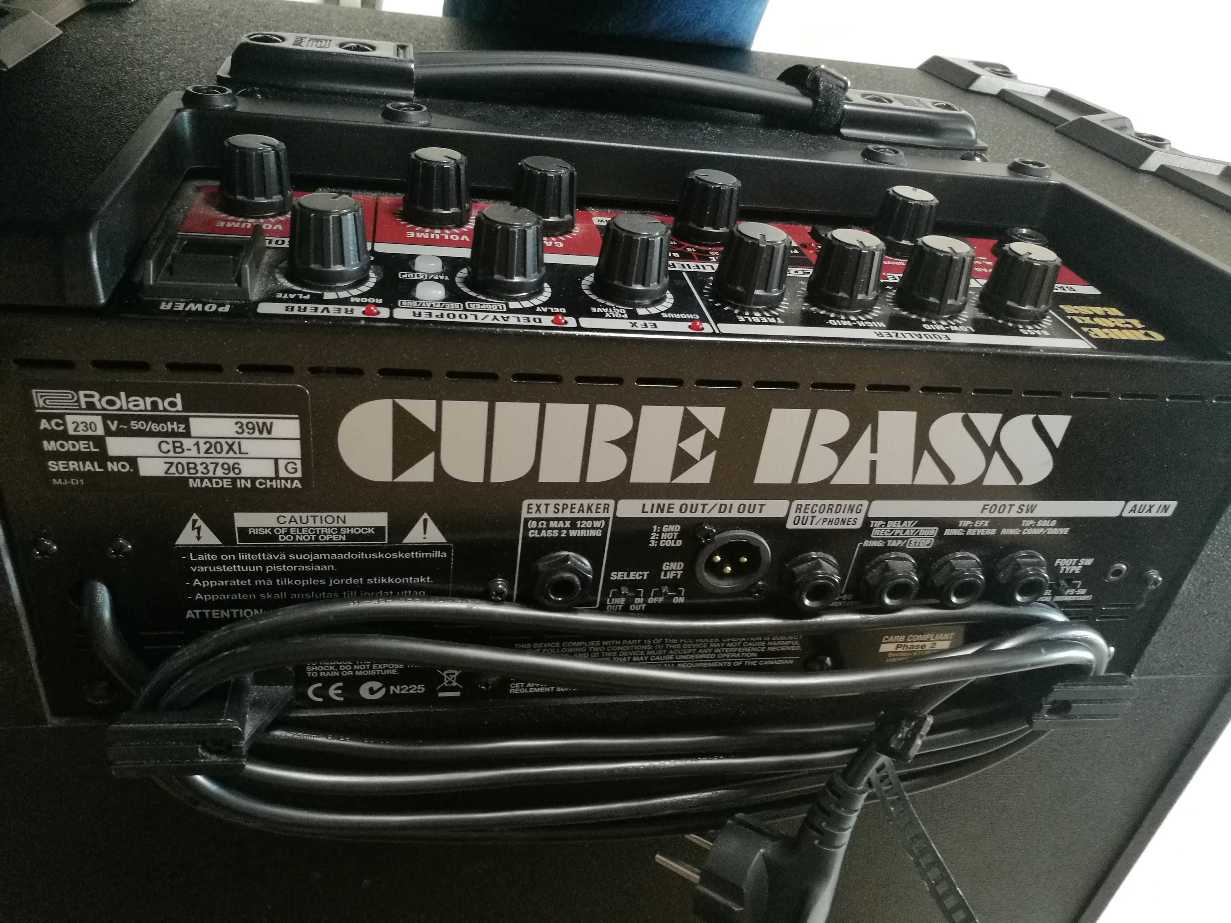 Roland 120XL Bass cube / за бас китара