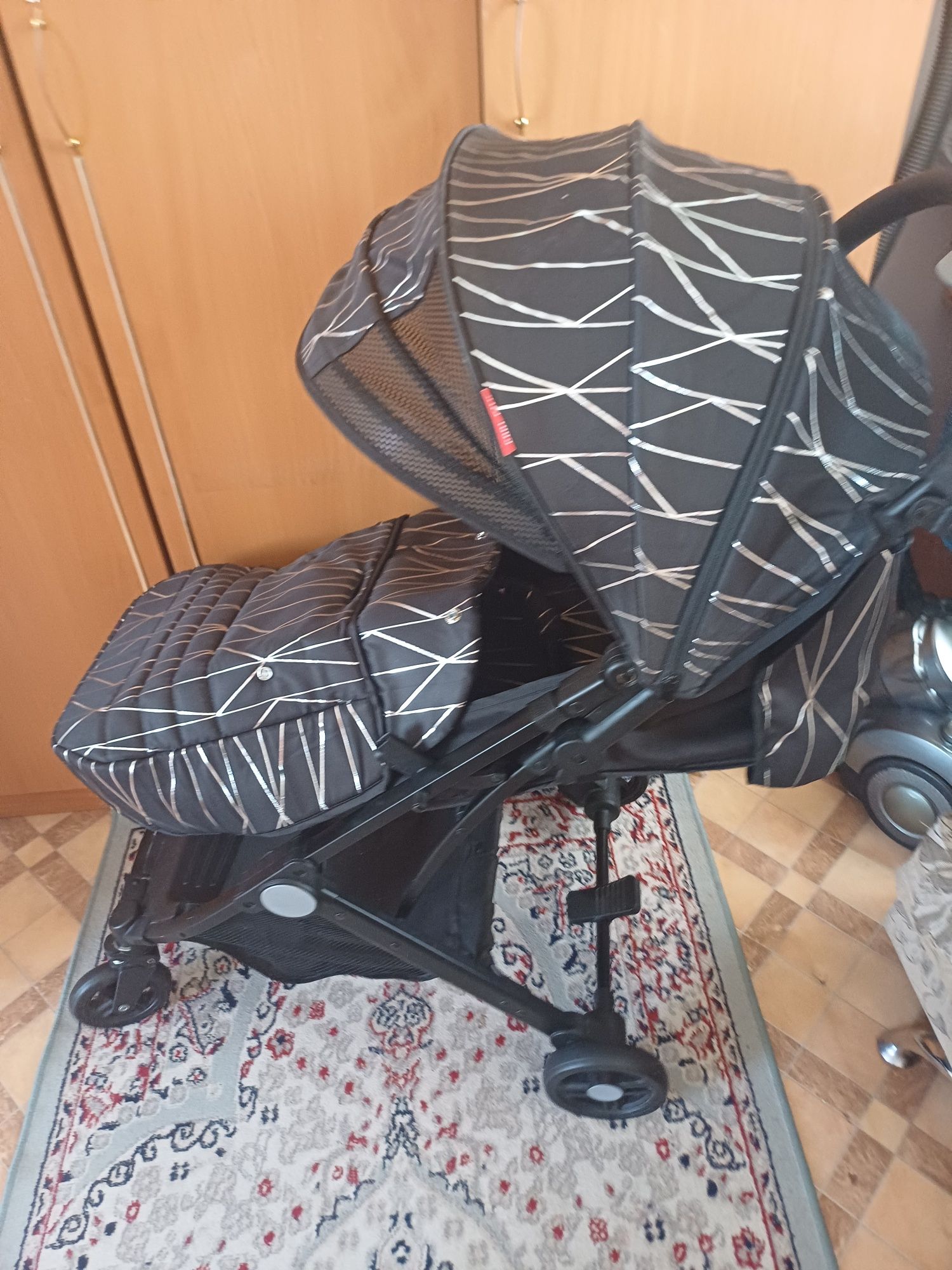 Продам коляску в отличном состояние.