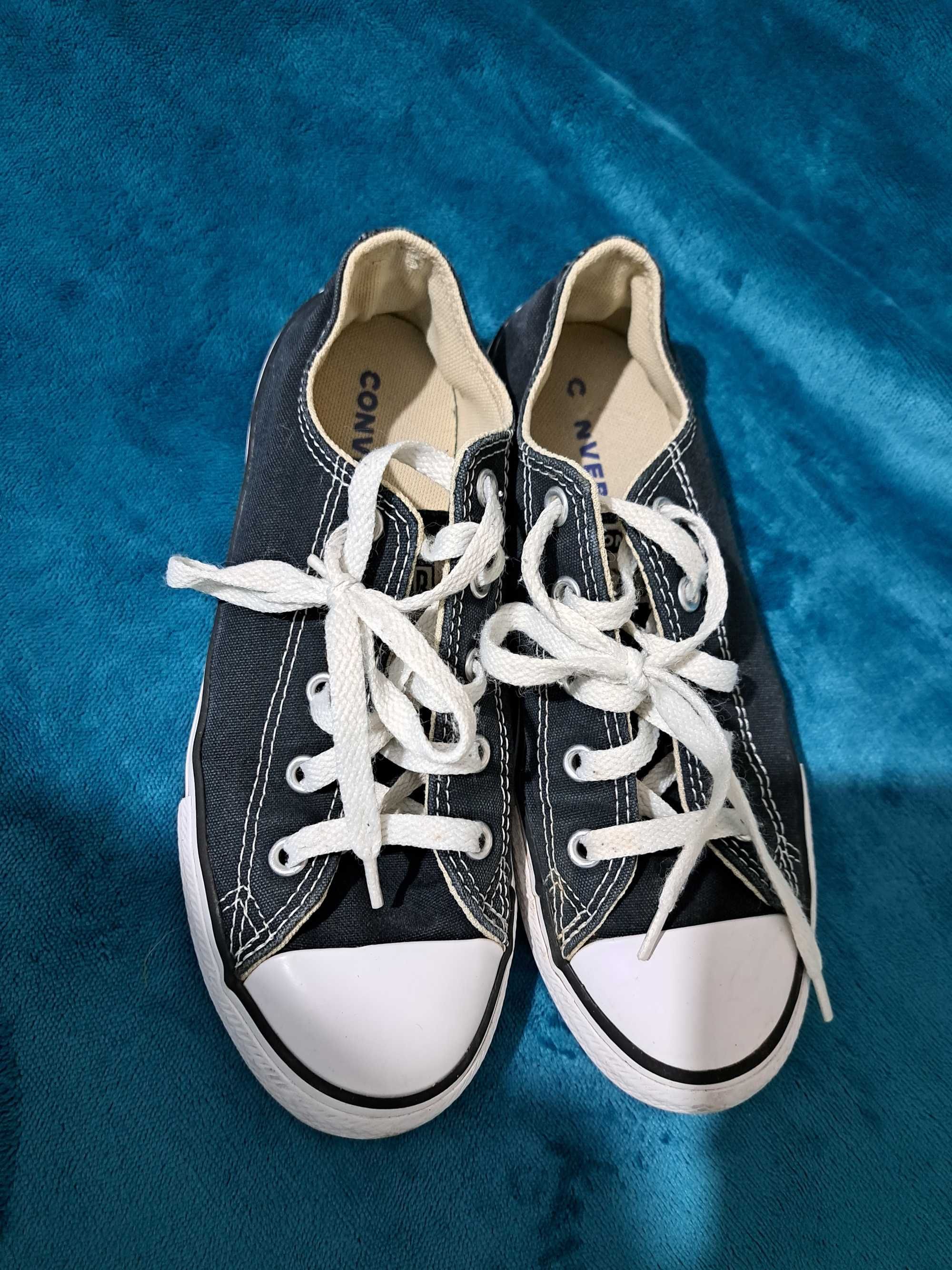 Vand tenesi converse copii preț 55 lei