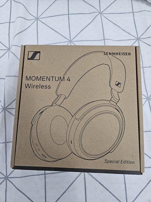 Sennheiser momentum 4 wireless.  Noi