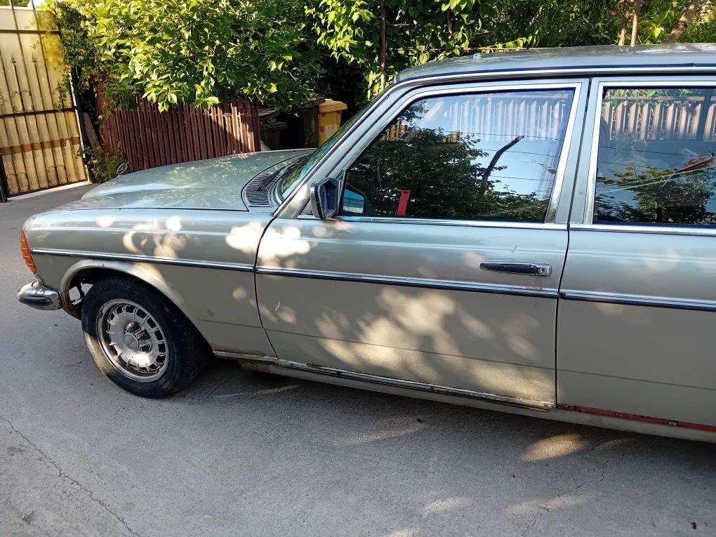 Mercedes w123 200 D