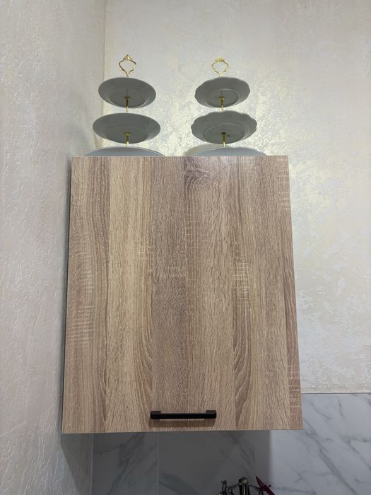 Продаём верхний настенный шкаф