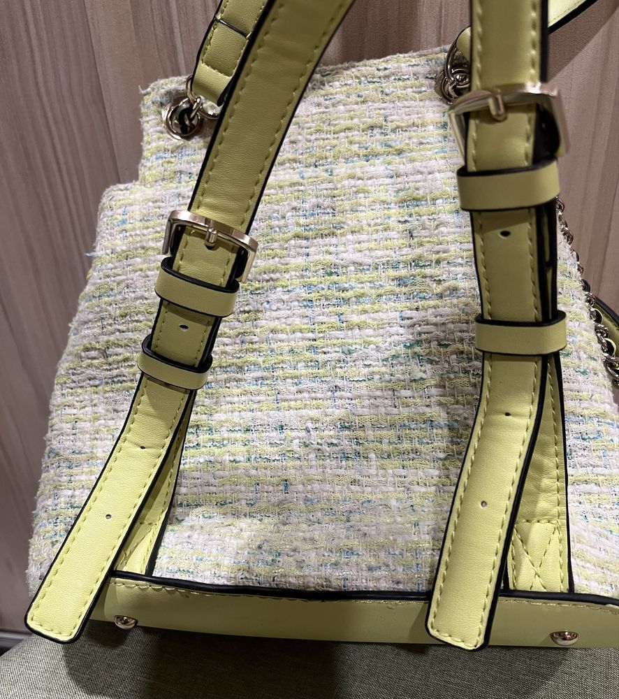 Дамска раница Guess
