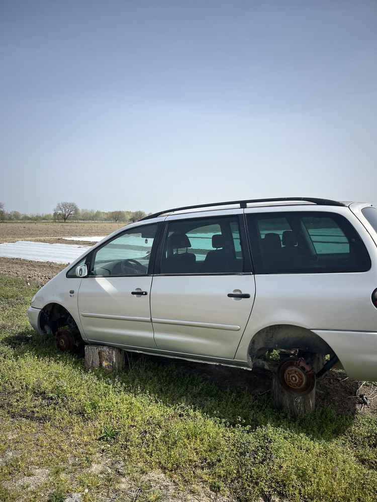 volkswagen sharan 1.9 TDI 7 местен НА ЧАСТИ!