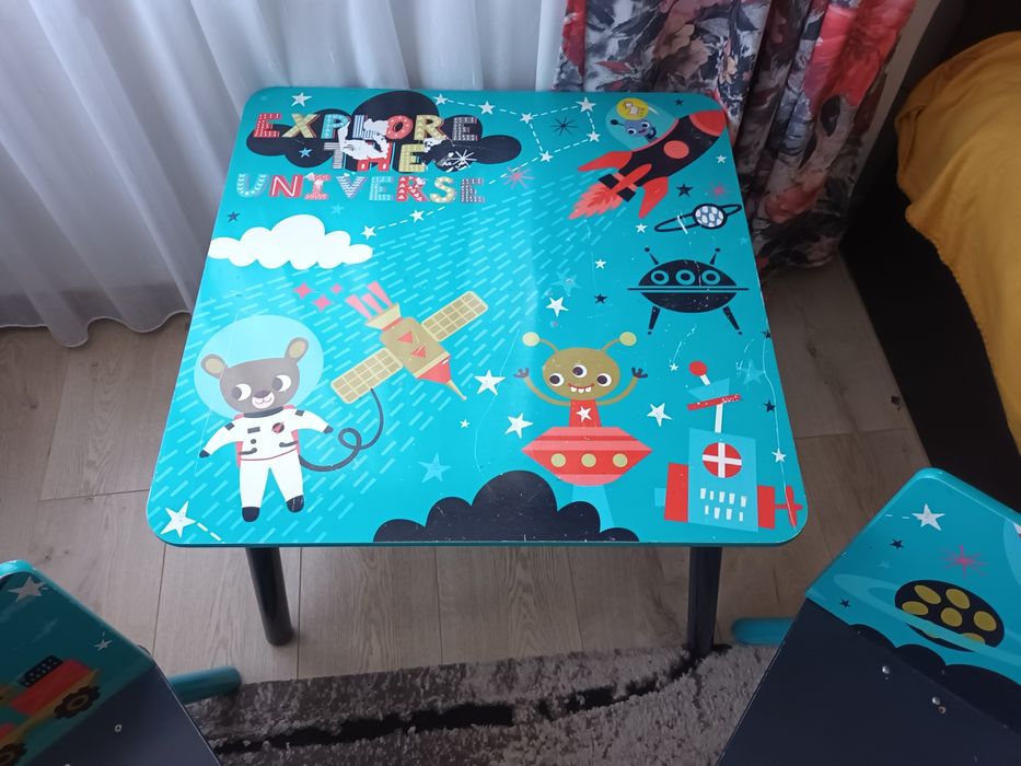 Детска маса със столчета