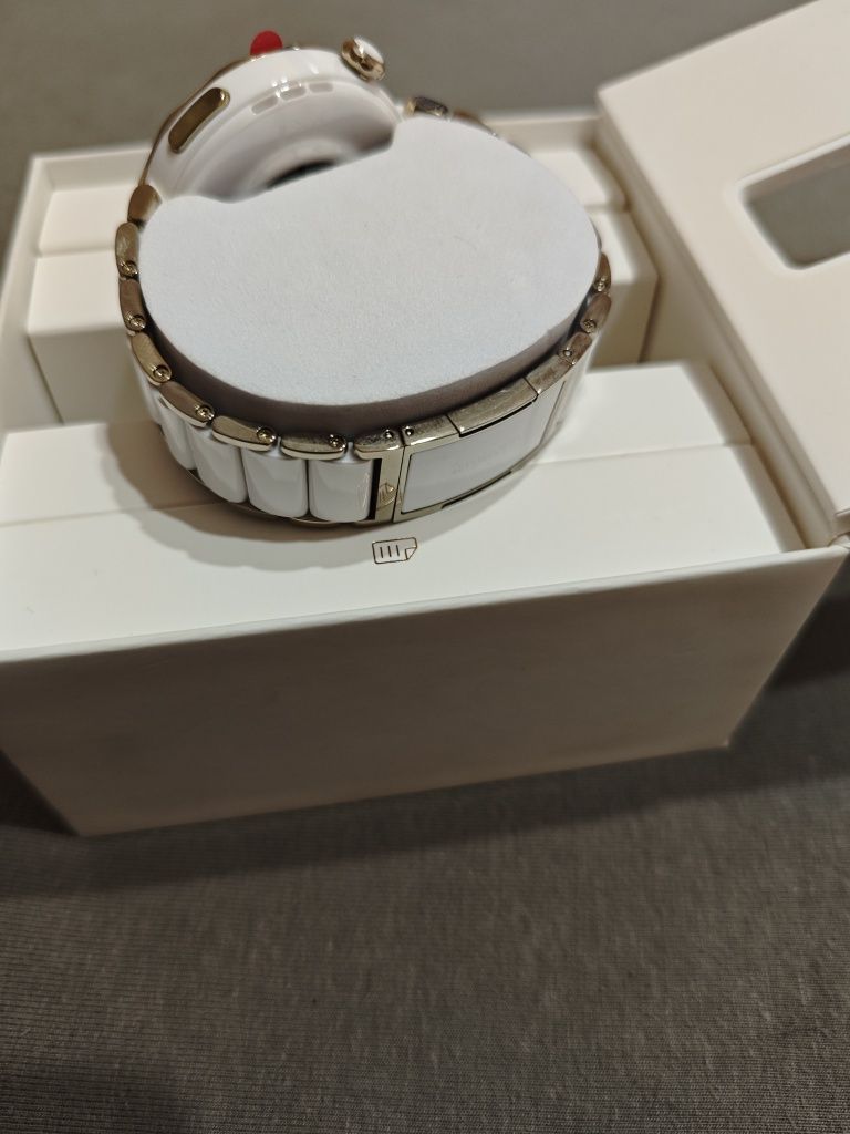 Huawei watch GT 5 Pro ceramic white