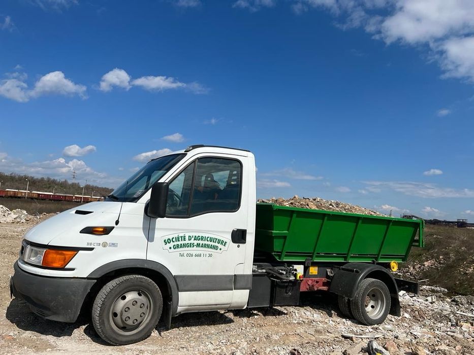 Debarasari,transport container moloz moluz pietriș bena det,cuva,gunoi