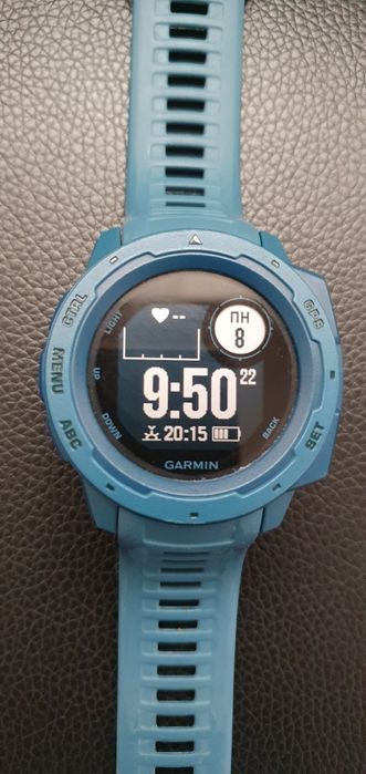 Часовник Garmin instinct