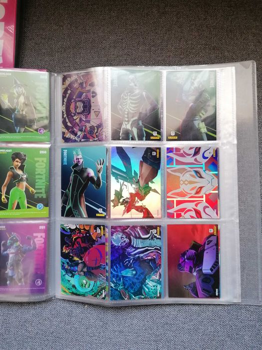 Vand Carti Cartonase Fortnite Reloaded in album 85% complet