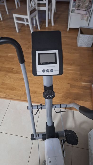 Bicicleta eliptica magnetica cu șa DHS 8607