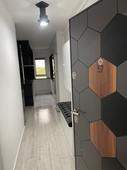 Inchiriez apartament 3 camere Floresti