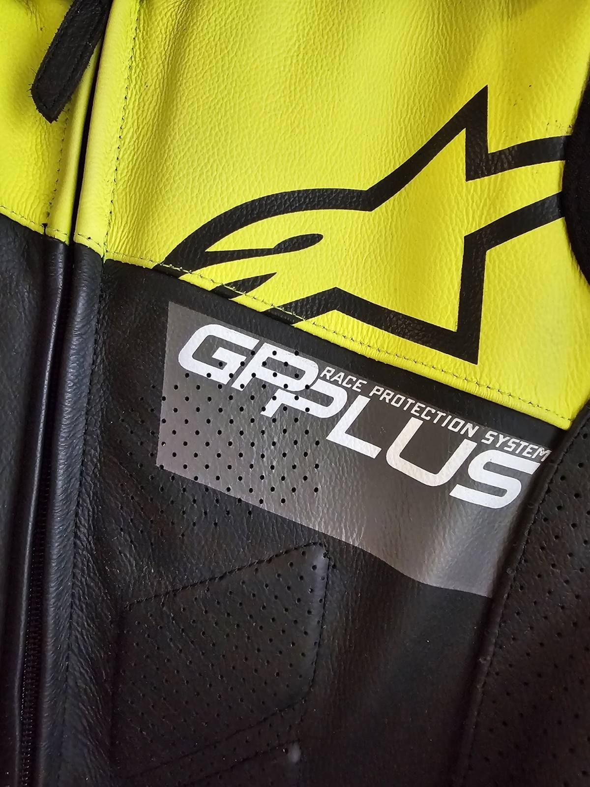 Екип Alpinestars GP Plus Venom 56 номер + подарък ръкавици GP plus