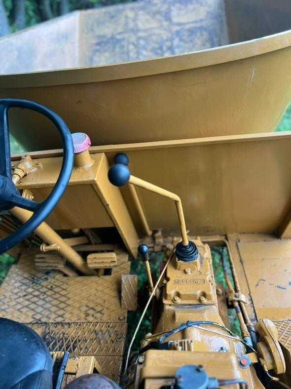 Vând dumper 4x4 basculabil pe 3 părți