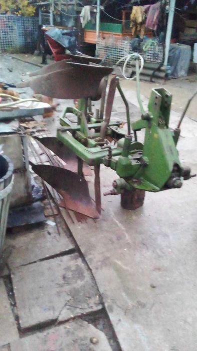 Vând Plug Reversibil