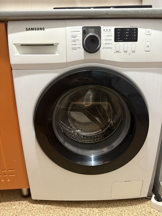 Продам срочно стритальную машину