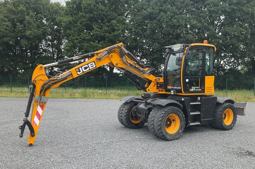 JCB 110WT Excavator pe Roti JCB 110WT Excavator pe Roti