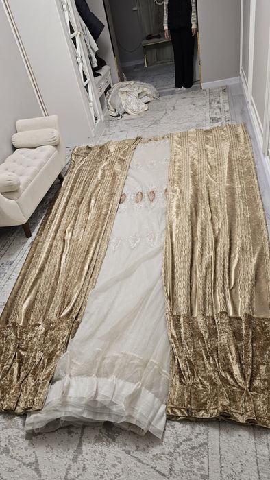 Продам комплект шторы 10000т