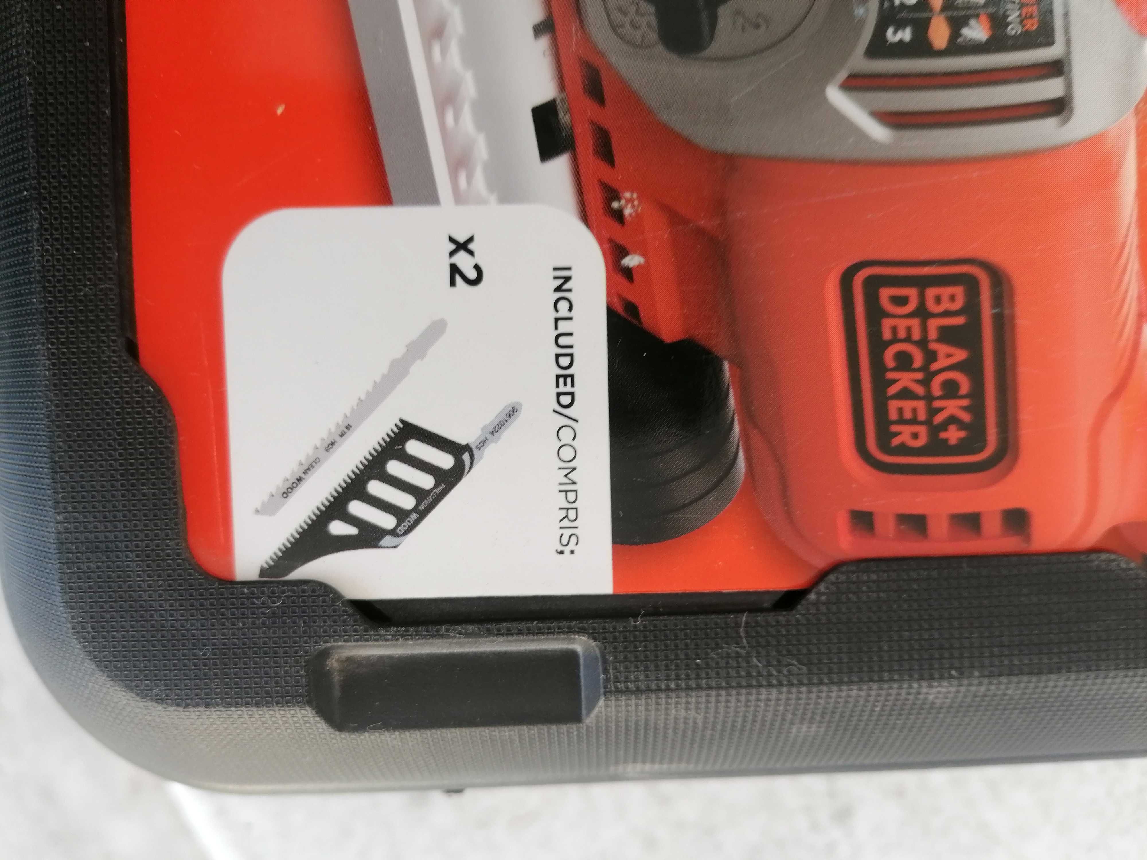 Fierastrau pendular black decker 650W