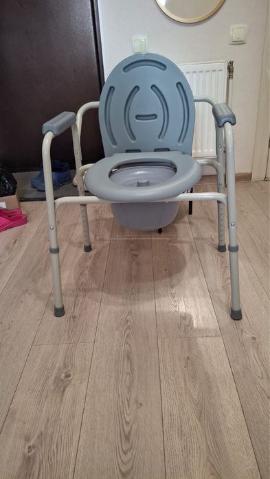 Кресло туалет продам