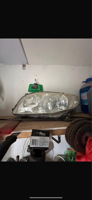 Продам фары Toyota Corola , правая сторона б/у