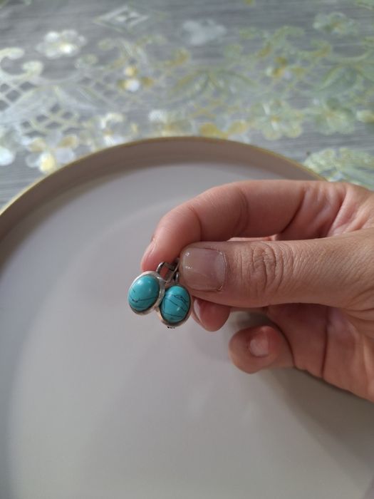 Продам серебряные серьги с бирюзовый камнем